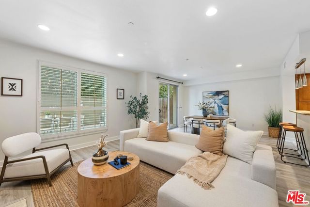 2240 S Beverly Glen Boulevard, Los Angeles CA: https://media.crmls.org/mediaz/bf7ec8f6-454b-4bae-b066-8890a1485299.jpg