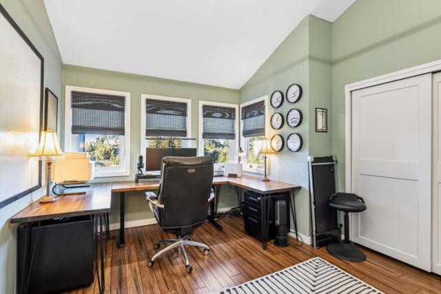 58 Villanova Drive, Oakland CA: https://media.crmls.org/mediaz/bf7ec957-a5e0-4bf1-a94b-9f47cbad2275.jpg