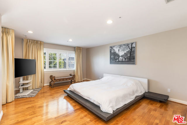 1957 Linda Flora Drive, Los Angeles CA: https://media.crmls.org/mediaz/bf7edd69-fa1c-4520-82d6-1cd2abed37aa.jpg