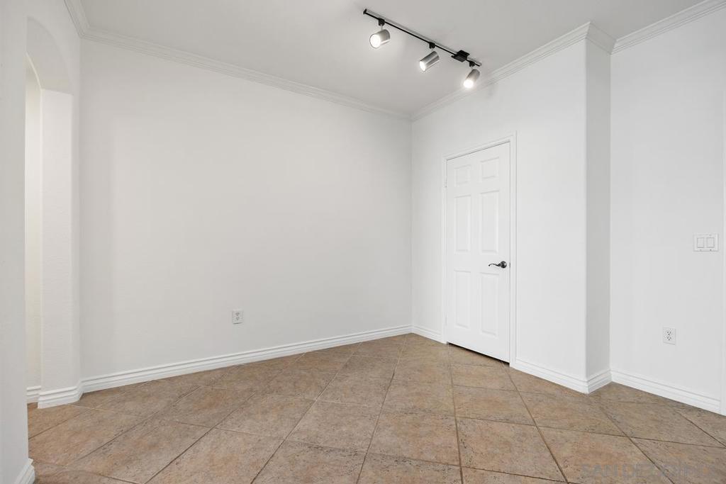9263 Regents Rd - photo 12