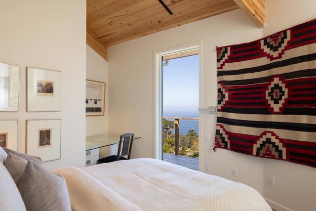 209 Crest Road, Carmel CA: https://media.crmls.org/mediaz/bf7f1879-800a-4977-9121-d235e1405d9f.jpg