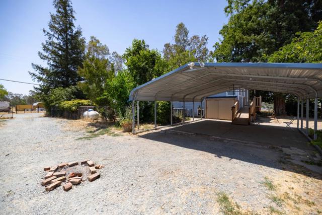 11835 Hobday Road, Wilton CA: https://media.crmls.org/mediaz/bf804602-26da-462a-bfe1-10309d50e8cd.jpg