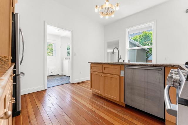 126 N Ellsworth Avenue, San Mateo CA: https://media.crmls.org/mediaz/bf81611e-8b63-4959-af6f-7f0f73218727.jpg