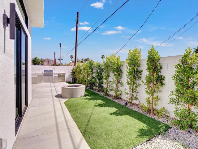 52120 Avenida Alvarado, La Quinta CA: https://media.crmls.org/mediaz/bf81d4df-34f4-41d0-9643-ec1cb48a2cc1.jpg