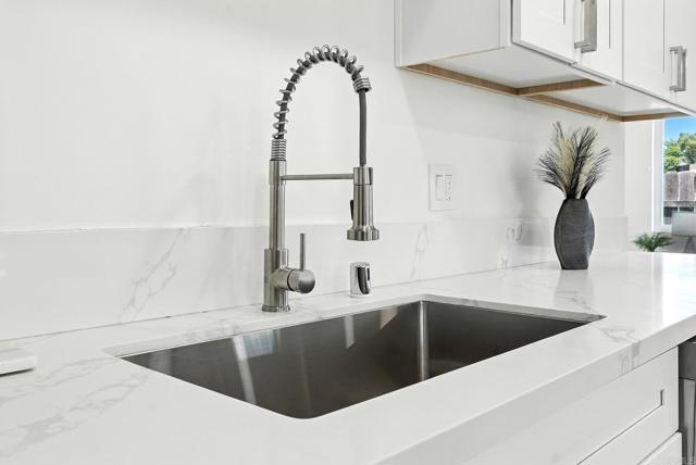 Detail Gallery Image 4 of 30 For 5885 Lynn St, San Diego,  CA 92105 - 3 Beds | 2 Baths