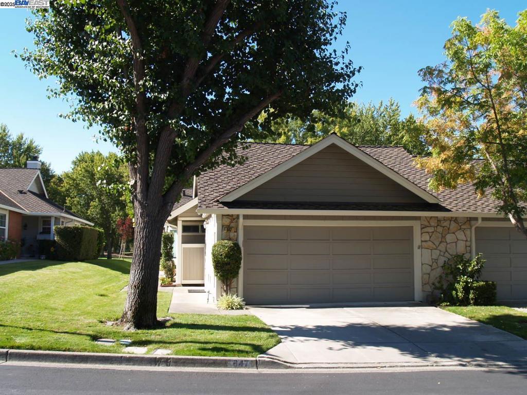647 Doral Dr