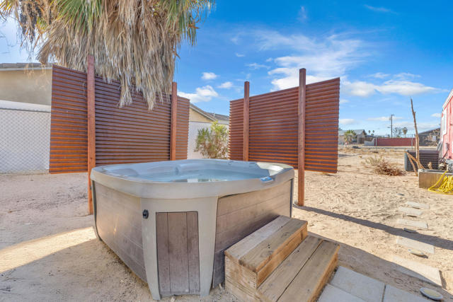 71915 Samarkand Drive, 29 Palms CA: https://media.crmls.org/mediaz/bf8411fb-aa82-41e7-9235-3abfeb834c00.jpg