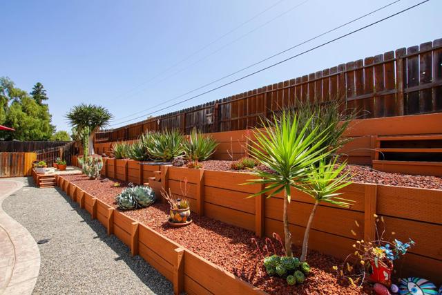 1251 Mulberry Street, Hollister CA: https://media.crmls.org/mediaz/bf8426c3-fba6-4d9d-aa13-73b39487ca6a.jpg