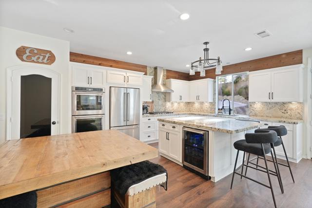 Detail Gallery Image 6 of 72 For 25351 Forest St, Corona,  CA 92883 - 5 Beds | 5 Baths