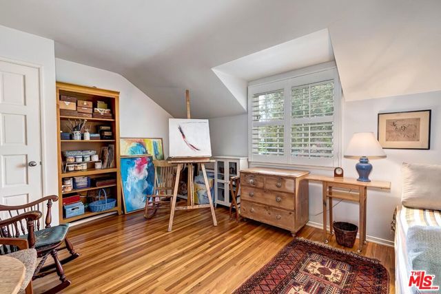 3238 Corinth Avenue, Los Angeles CA: https://media.crmls.org/mediaz/bf84e615-dda6-4630-9002-01d4662c3b23.jpg