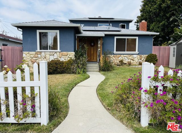 4938 Imlay Avenue, Culver City CA: https://media.crmls.org/mediaz/bf84f1de-ad0a-4692-b4ec-2eee4483e014.jpg