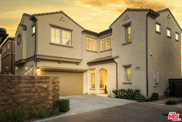 20818 W Bur Oak Circle, Porter Ranch CA: https://media.crmls.org/mediaz/bf850a77-6b46-4dd9-b81e-176d00d6c73a.jpg