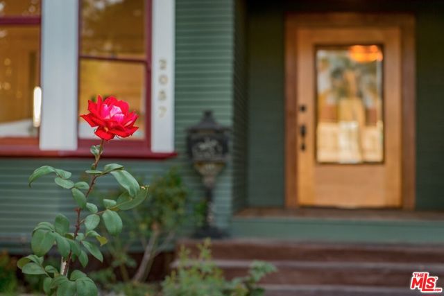2057 S Oxford Avenue, Los Angeles CA: https://media.crmls.org/mediaz/bf8536ea-335d-4bfa-baf4-aedf8d6d618b.jpg