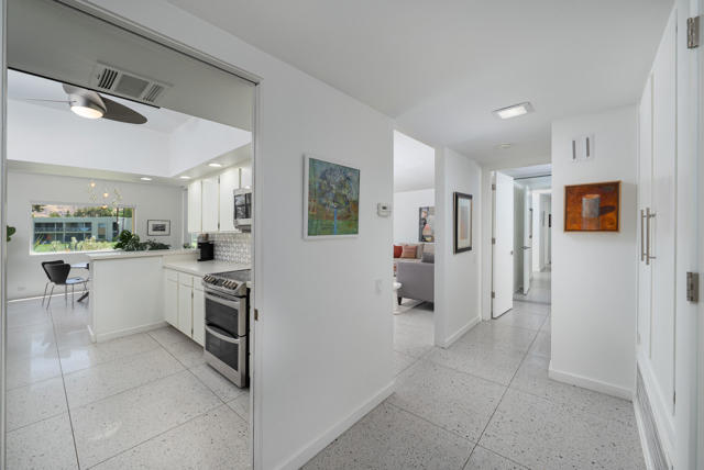 519 Desert Lakes Drive, Palm Springs CA: https://media.crmls.org/mediaz/bf855ca6-ea74-4349-8937-43fedfc1d86c.jpg