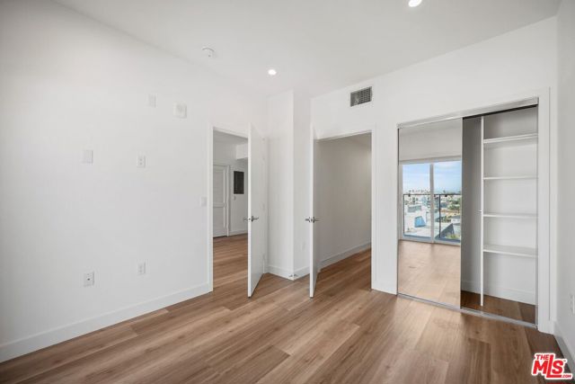 3657 Motor, Los Angeles CA: https://media.crmls.org/mediaz/bf85d118-bde0-4cf9-bcca-13f5a5b76882.jpg