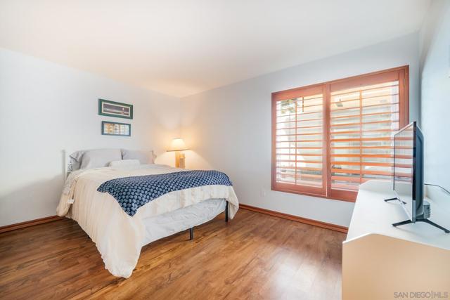 6433 La Paloma Street, Carlsbad CA: https://media.crmls.org/mediaz/bf85e4d1-6026-44ea-98f9-7b66f0d24947.jpg