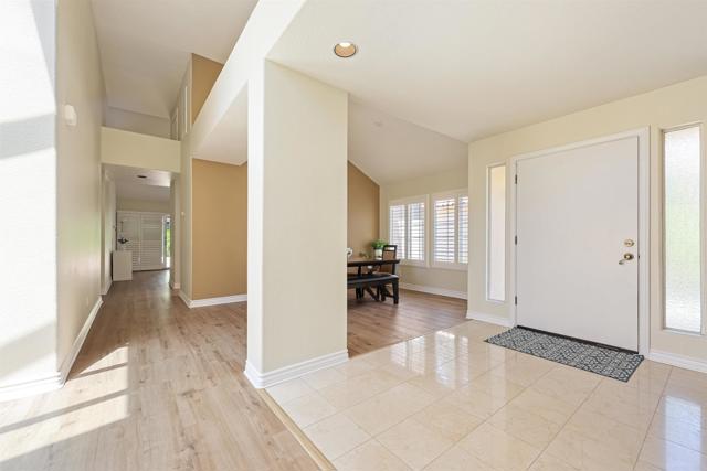 12027 Caminito Corriente, San Diego CA: https://media.crmls.org/mediaz/bf85fede-1e14-4c78-99ab-bbf93528cd0e.jpg
