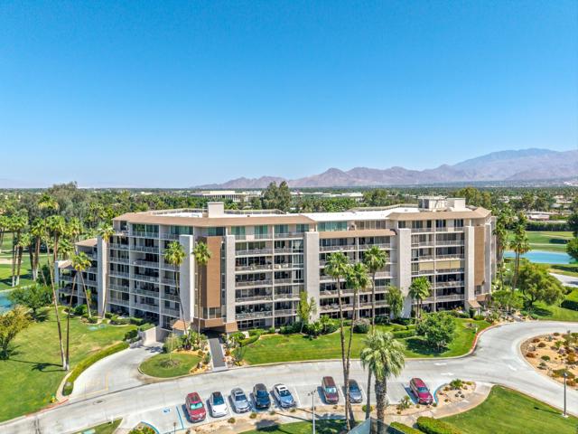 900 Island Drive, Rancho Mirage CA: https://media.crmls.org/mediaz/bf860ad9-827b-423a-922b-4df337d3e710.jpg