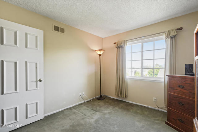 744 Calle Las Colinas, Newbury Park CA: https://media.crmls.org/mediaz/bf86d96b-f133-4d20-ab61-b601706217a7.jpg