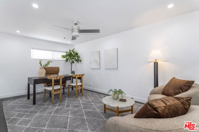 410 S Barrington Avenue, Los Angeles CA: https://media.crmls.org/mediaz/bf8714fe-be25-4cca-9d50-266ceebcddac.jpg