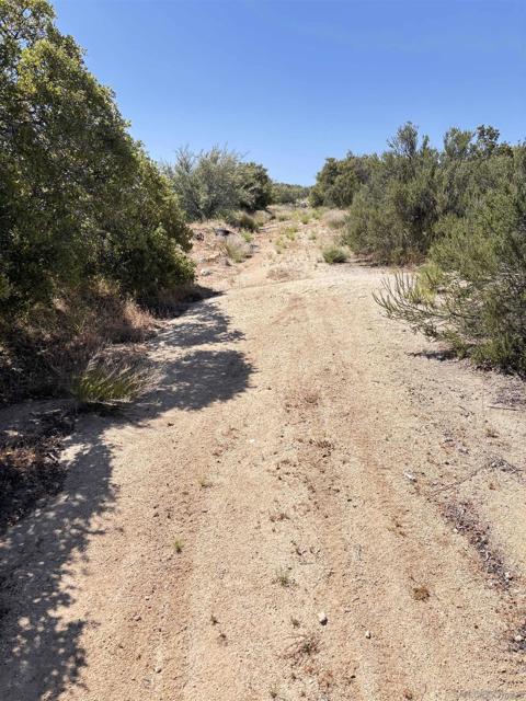 38430 Lilac Ln., Boulevard CA: https://media.crmls.org/mediaz/bf87673b-8a38-4973-91c9-79a3b301ed68.jpg