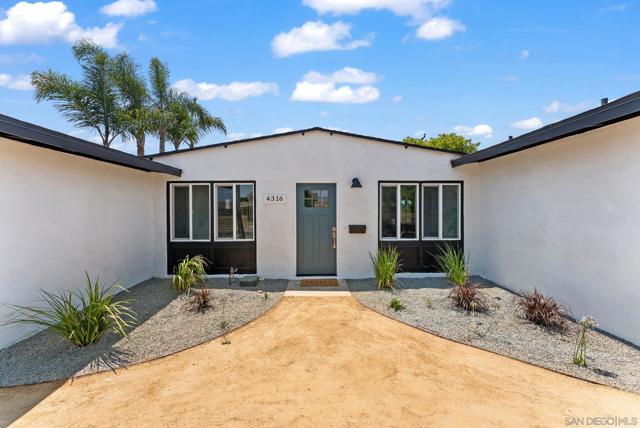 4316 Clairemont Dr, San Diego CA: https://media.crmls.org/mediaz/bf879edd-b391-4d00-ba4a-20fd8e936dd8.jpg