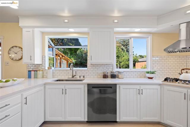 4511 Gregory Way, Richmond CA: https://media.crmls.org/mediaz/bf87fa63-048d-4c16-a54b-20138ca274e5.jpg