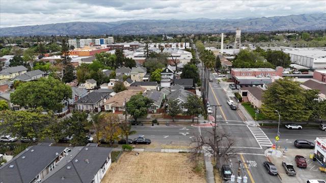 895 S 2nd Street, San Jose CA: https://media.crmls.org/mediaz/bf88055c-9661-4c11-ac4e-109e73b13d0e.jpg