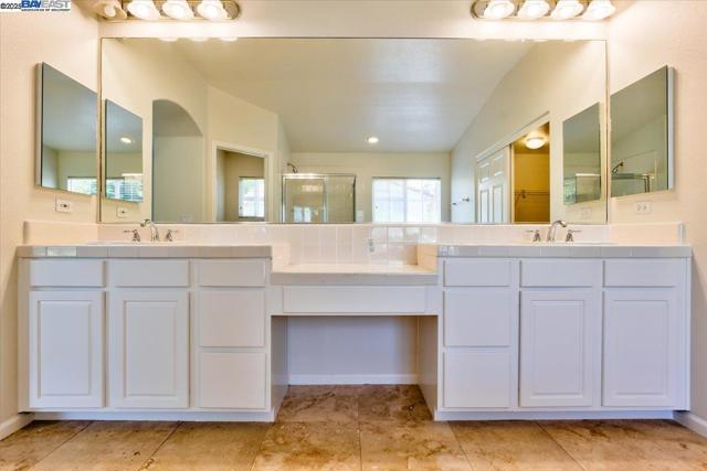 5615 Applegate Way, Dublin CA: https://media.crmls.org/mediaz/bf882902-19fc-4b36-a9bd-e2b405fe69b9.jpg