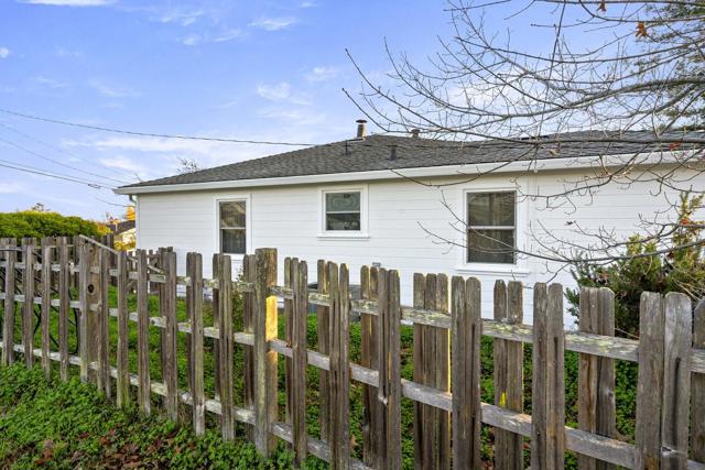 80 Hilltop Drive, San Carlos CA: https://media.crmls.org/mediaz/bf884c28-e20f-4f0b-823c-2a8643e7d5ae.jpg