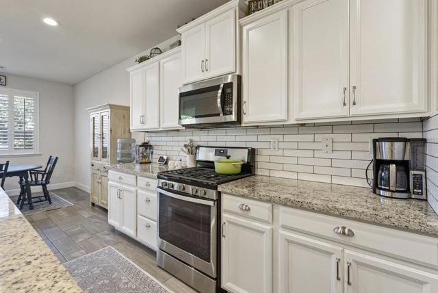 471 Segovia Drive, Hollister CA: https://media.crmls.org/mediaz/bf88a0b2-89f5-467a-8475-2e8d26bffc6f.jpg
