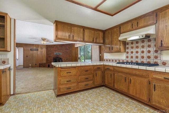 31600 Oak Glen Road, Valley Center CA: https://media.crmls.org/mediaz/bf88bf65-8031-46ed-b694-5f34af442414.jpg