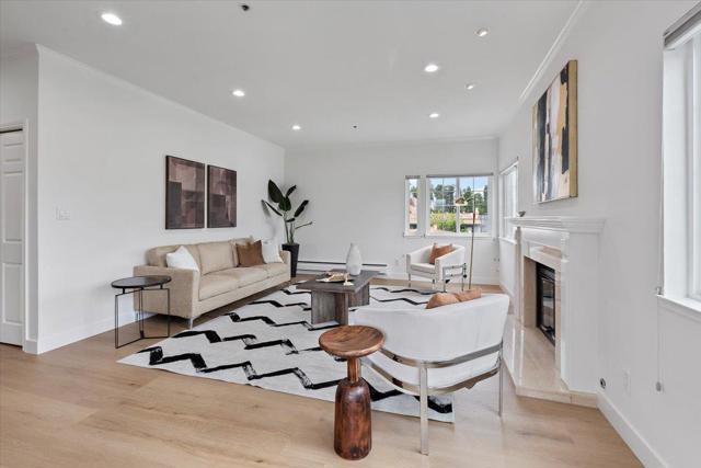 1233 Bellevue Avenue, Burlingame CA: https://media.crmls.org/mediaz/bf88eaa5-eca5-45ca-8ae0-acc5d9d962a1.jpg