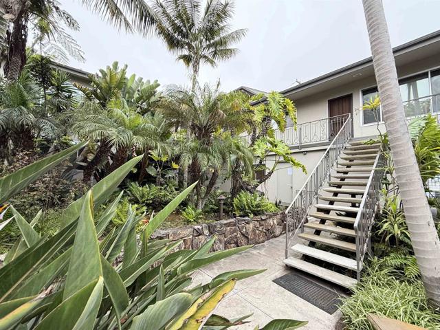 155 15Th Street, Del Mar CA: https://media.crmls.org/mediaz/bf8905bc-929f-425c-bda3-60eef60a7eae.jpg