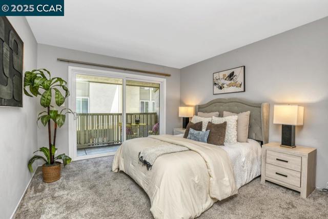 2708 Oak Rd, Walnut Creek CA: https://media.crmls.org/mediaz/bf89610b-1d68-4a9e-93c1-65fddf75009a.jpg