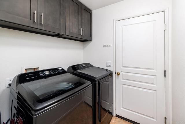 357 Borden Rd, San Marcos CA: https://media.crmls.org/mediaz/bf89aa21-4c0c-4a97-86e5-d12b35d799a0.jpg