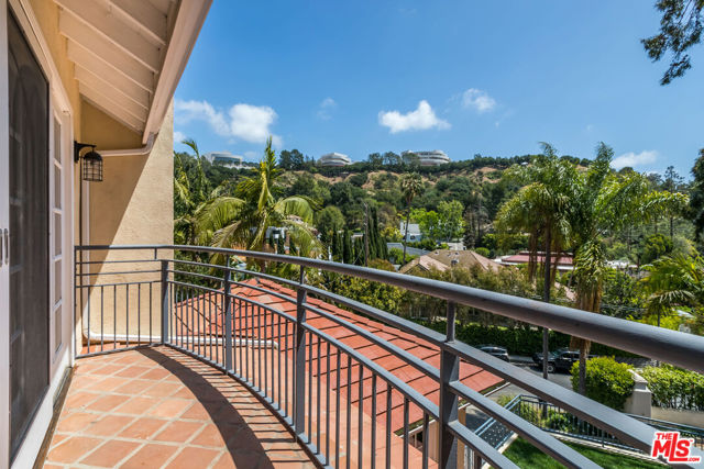 941 N Norman Place, Los Angeles CA: https://media.crmls.org/mediaz/bf89de21-166f-4ce9-93b6-a10deb51b522.jpg