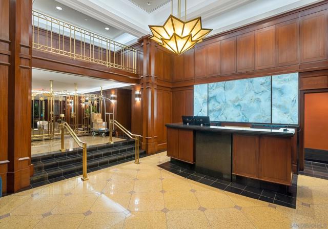 500 W Harbor Dr, San Diego CA: https://media.crmls.org/mediaz/bf8a9274-0d62-4199-803a-817bfa9f9c32.jpg