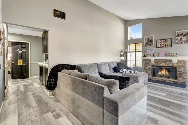 39820 Osprey Road, Murrieta CA: https://media.crmls.org/mediaz/bf8a9793-257b-43fc-989c-3763736bd832.jpg