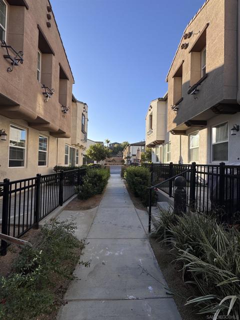 40380 Calle Real, Murrieta, California 92563, 2 Bedrooms Bedrooms, ,2 BathroomsBathrooms,Condominium,For Sale,Calle Real,250020114SD