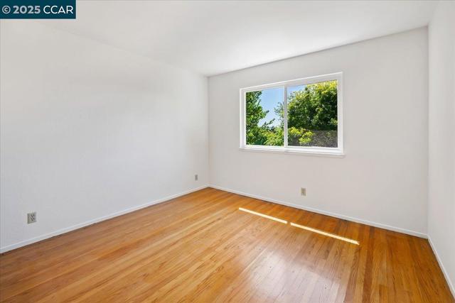 681 Rock Oak Rd, Walnut Creek CA: https://media.crmls.org/mediaz/bf8c06f5-d866-47c2-bad8-02fbc7c6fcae.jpg