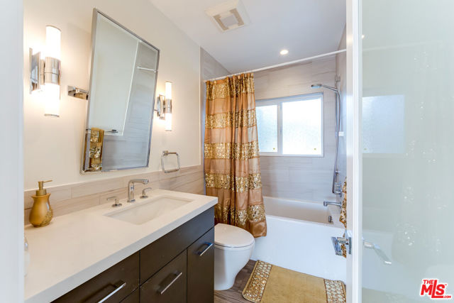 3490 Wonder View Place, Los Angeles CA: https://media.crmls.org/mediaz/bf8c7882-f0d8-40d6-96f1-eb1a68171ab8.jpg