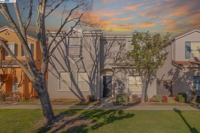 1526 Cat Tail Dr, Stockton CA: https://media.crmls.org/mediaz/bf8d0e4f-18f7-4e8a-967e-75adb00b3f30.jpg