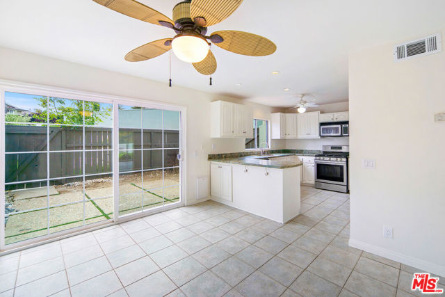 Image 18 of 70 For 6216 Tapia Drive B
