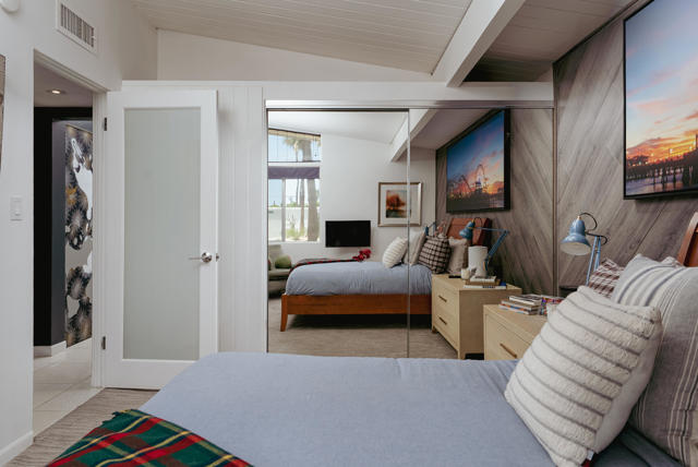 2845 E Wyman Drive, Palm Springs CA: https://media.crmls.org/mediaz/bf8e051c-c3f1-4d38-b36c-57faff93a64a.jpg