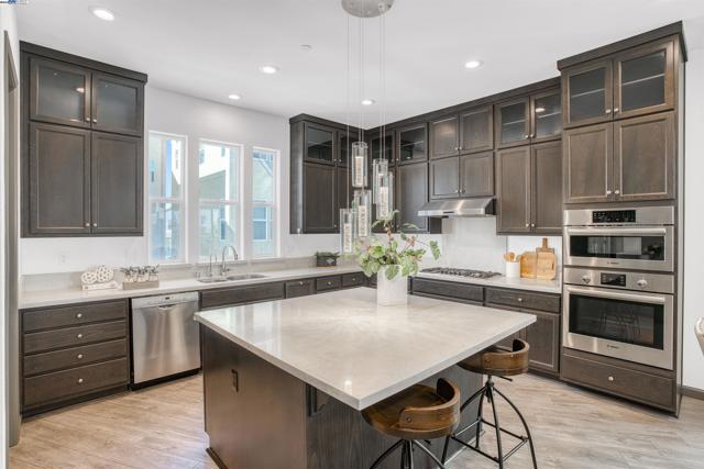 5792 Barley Rd, Dublin CA: https://media.crmls.org/mediaz/bf8f0901-25f9-4f34-909d-c3ddc9277b22.jpg