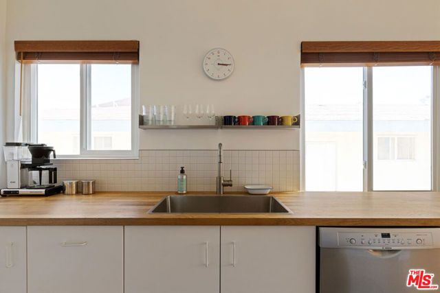 2 Bed Home for Sale in Los Angeles, California