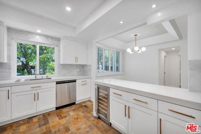 8455 Fountain Avenue, West Hollywood CA: https://media.crmls.org/mediaz/bf8fbf01-09c6-41ab-92ed-679385edb987.jpg