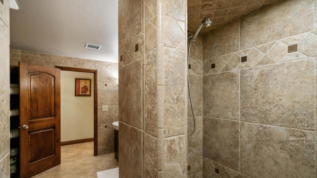 56800 Zuni Trail, Yucca Valley CA: https://media.crmls.org/mediaz/bf8fe0f0-c9f4-4bdf-96a9-ea7455083b09.jpg