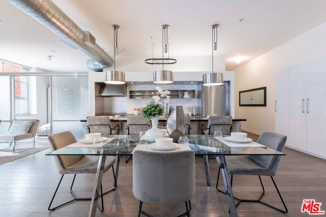 4080 Glencoe Avenue, Marina del Rey CA: https://media.crmls.org/mediaz/bf904e7f-d935-4671-b598-93d1d06aa805.jpg